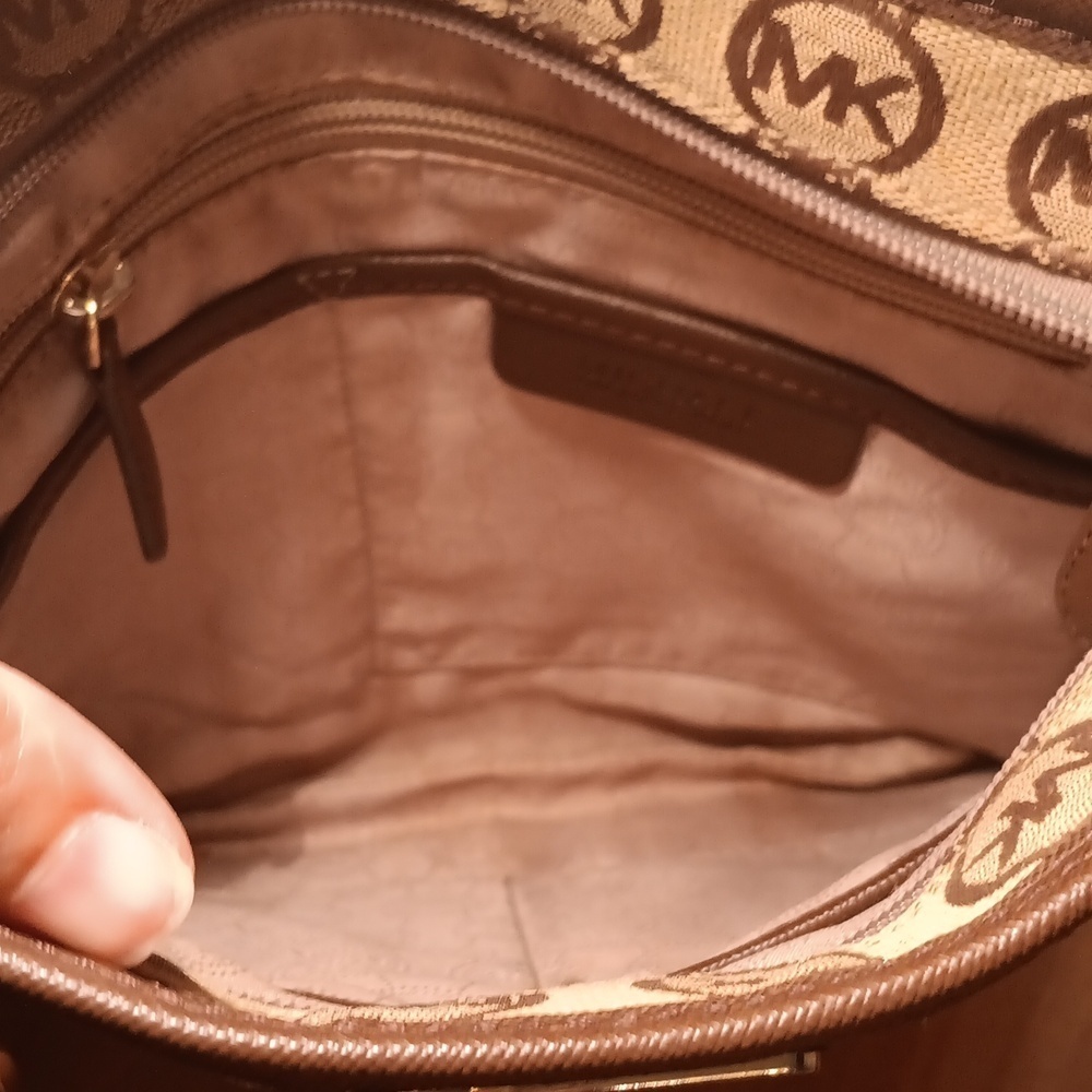 MK Michael Kors Crossbody Bag - Picture 10 of 12